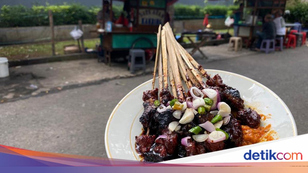 Sate Ayam & Kambing Cak Sholeh: Rasa yang Menggoda di Setiap Gigitan